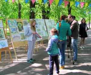Виставка переможців конкурсів дитячого малюнку Свій голос я віддаю на захист природи, кращих проектів озеленення Квітуча Україна